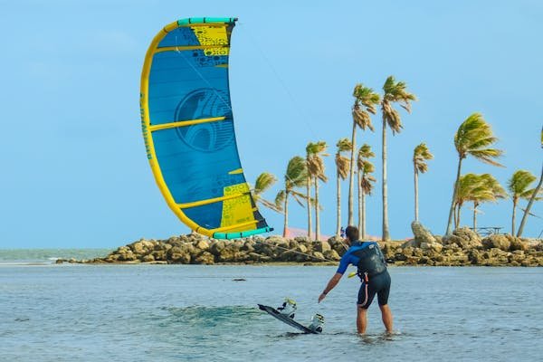 École de kitesurf à Montpellier : maîtrisez les vagues !